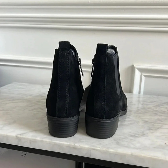 NWT Black suede bootie size 6 or 6.5 - Picture 4 of 6